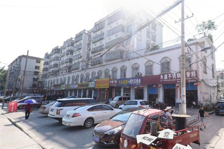 城东滕投人和天地3室1厅1卫113万102m2出售